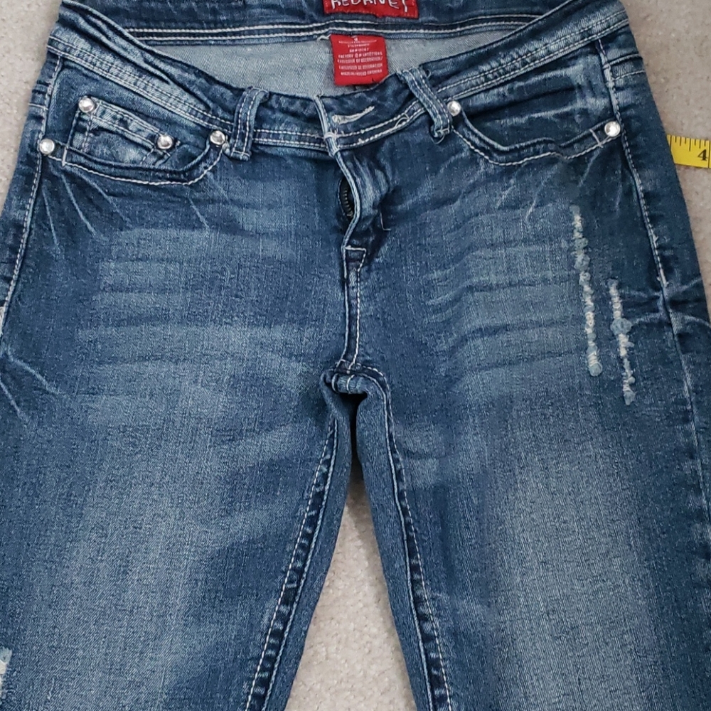 Red Rivet - Picture 5 of 12